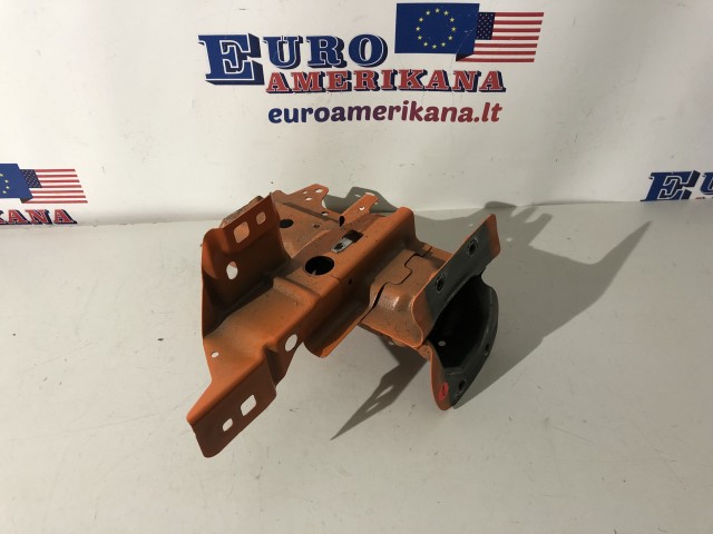 Bracket, RH